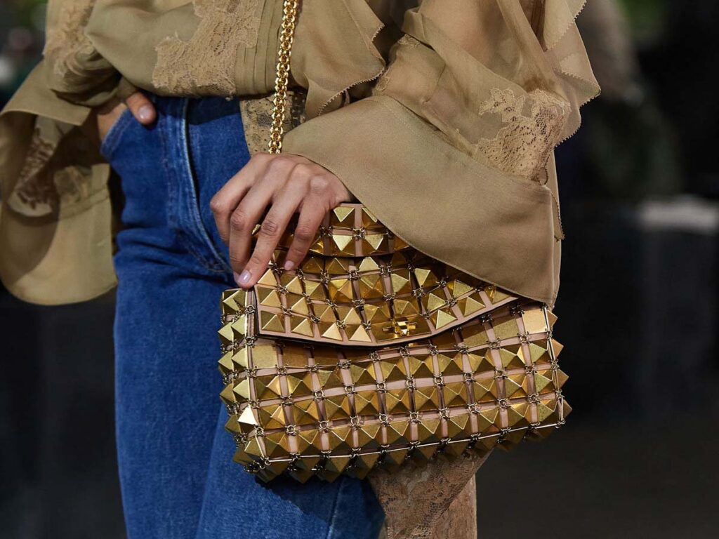 Valentino Bag 1024x768 - Modern fashion handbags brands