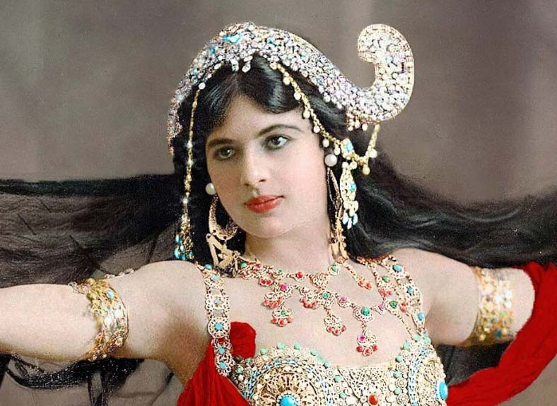 Mata Hari - 18 most stunning women in the world